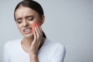 Understanding when to see a dentist for jaw pain can aid in timely relief and prevent further complications